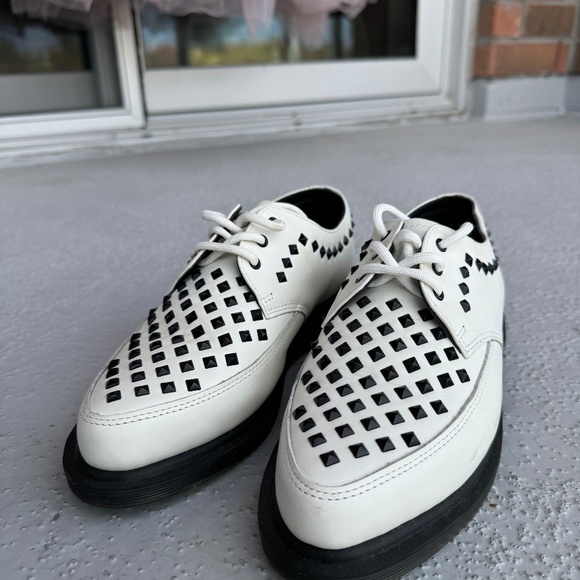 Dr. Martens Willis Stud LEATHER Shoes - Picture 1 of 6